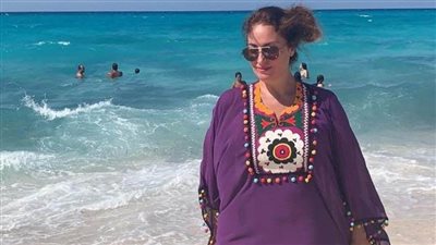 نرمين الفقي بـفستان قصير في أحدث ظهور