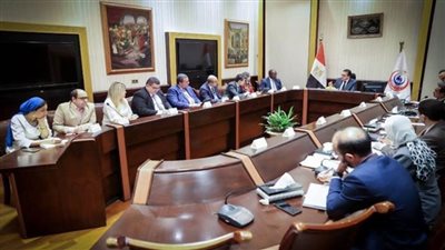 وزير الصحة يبحث التعاون في القطاع الصحي مع المدير الإقليمي لمؤسسة التمويل الدولية لشمال إفريقيا (صور)