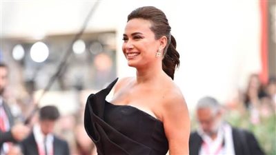 هند صبري تخطف الأنظار بإطلالة مثيرة| صورة