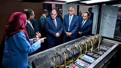 وزير التجارة يفتتح معملا لفحص المحركات الكهربائية بالرقابة على الصادرات بمطار القاهرة (صور)