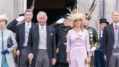 الملك تشارلز يتعرض لمضايقة وسؤال محرج خلال زيارته لويلز