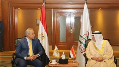 وزير القوى العاملة يلتقي نظيره الإماراتي لتنسيق التعاون في القضايا المشتركة (صور)