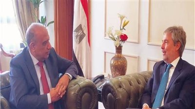 وزير قطاع الأعمال العام يبحث مع السفير الإيطالي تعزيز الفرص الاستثمارية 