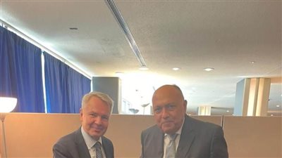 شكري يبحث مع نظيره الفنلندي تدشين خطوط جوية منتظمة بين البلدين