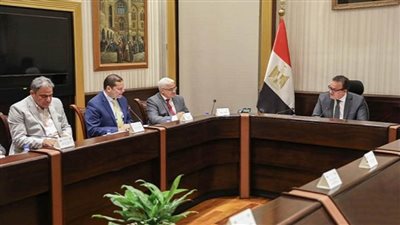 وزير الصحة يتابع الموقف التنفيذي لخطة تطبيق التأمين الصحي الشامل الجديد (صور)