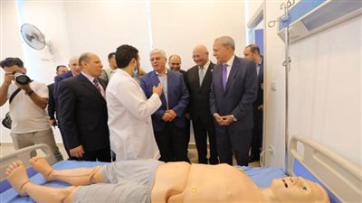 خلال زيارته  لجامعة بنها.. وزير التعليم العالي يفتتح مركز المهارات والمحاكاة الطبية بالجامعة (صور)