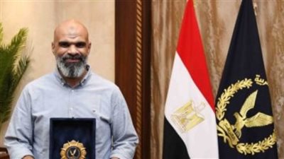 الداخلية تكرم صاحب الموقف البطولي بواقعة طريق مصر السويس