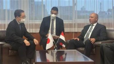 وزير النقل يسلم دعوة السيسي لرئيس وزراء اليابان للمشاركة في قمة المناخ