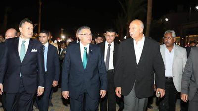 وزير السياحة والآثار ومحافظ البحر الأحمر يفتتحان أعمال التطوير بأكبر ممشى بالغردقة
