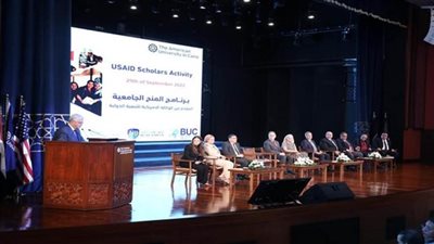 وزير التعليم العالى يشهد فعاليات استقبال الدفعة الثالثة من برنامج المنح الجامعية (صور)