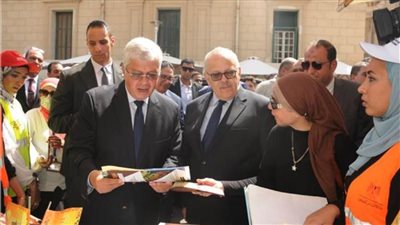 وزير التعليم العالي يشيد بأنشطة بيت التطوع لصندوق مكافحة الإدمان