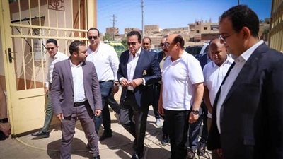 تفاصيل جولة وزير الصحة بمشروع إنشاء وتطوير وحدة طب أسرة الجزيرة بأسوان
