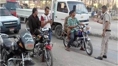 تحرير 1245 مخالفات لقائدي الدراجات النارية لعدم ارتداء «الخوذة» 