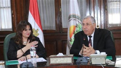 وزيرا الزراعة والهجرة يبحثان محفزات الاستثمار الزراعي للمصريين بالخارج  