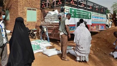 مركز الملك سلمان للإغاثة يوزع سلال غذائية في السودان وللاجئين والأسر الأشد حاجة في لبنان 