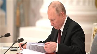 بوتين يوقع قانونًا بمنح الجنسية الروسية للأجانب الذين يخدمون في الجيش الروسي