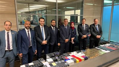 ضبط راكب عربي حاول تهريب مستحضرات تجميل وعطور باهظة الثمن بمطار القاهرة