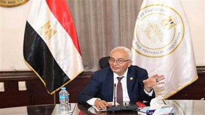 وزير التعليم: بدء توزيع أجهزة التابلت على طلاب الصف الأول الثانوى العام