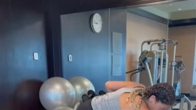 دينا الشربيني تواصل التدريب داخل الجيم |  صورة