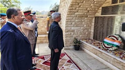 وزير خارجية الهند يزور مقابر الكومنولث بمصر الجديدة 