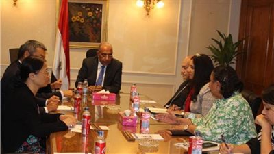 وزير قطاع الأعمال يبحث مع 