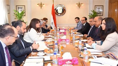 وزير قطاع الأعمال يبحث مع وزيرة الهجرة تحفيز المصريين بالخارج للاستثمار بالشركات التابعة (صور)