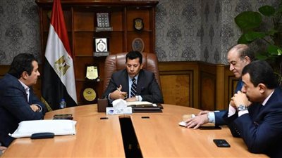 وزير الرياضة يلتقي مجلس إدارة شركة المدن للخدمات الرياضية والشبابية