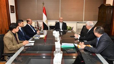 وزير الإسكان يتابع الموقف التنفيذي لمشروع سد ومحطة 