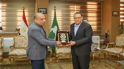 وزير قطاع الأعمال العام يلتقي محافظ الشرقية لبحث تعزيز التعاون المشترك 