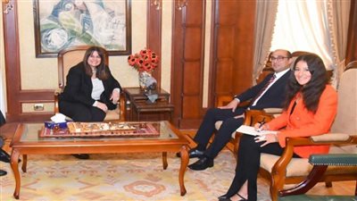 وزيرة الهجرة تستقبل قنصل عام مصر الجديد في فرنسا لبحث التعاون لتلبية احتياجات المصريين بالخارج (صور)