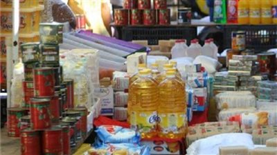 ضبط 5 طن سلع غذائية مجهولة المصدر داخل مخزن بالجيزة 