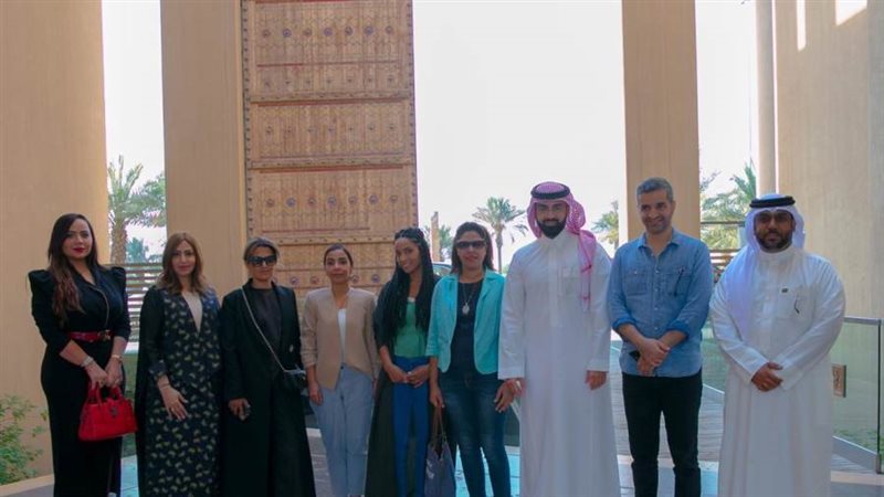 عبد الله الدخيل مع