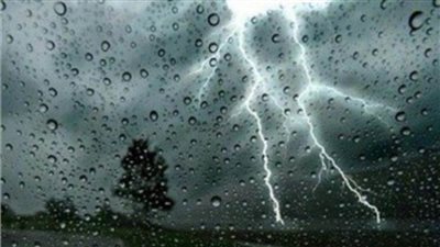 اليوم أمطار رعدية ونشاط الرياح وارتفاع الأمواج 