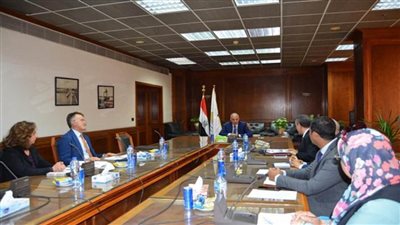 وزير الري يشهد توقيع إتفاق مشروع 