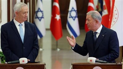 الدفاع الإسرائيلي يشير إلى استئناف العلاقات الدفاعية مع تركيا في زيارة لأنقرة