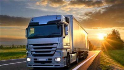 عضو مجلس الشيوخ يطالب بمزيد من الاعتماد على قطارات الشحن لتقليل حوادث المرور