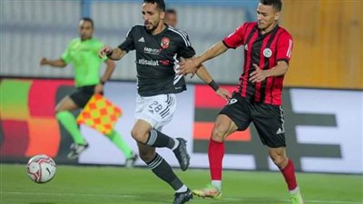 الأهلي يتصدر الدوري بالفوز على الداخلية برباعية