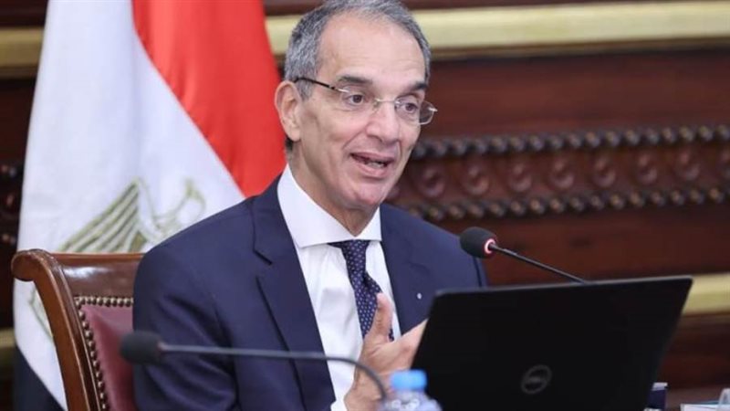 وزير الاتصالات وتكنولوجيا