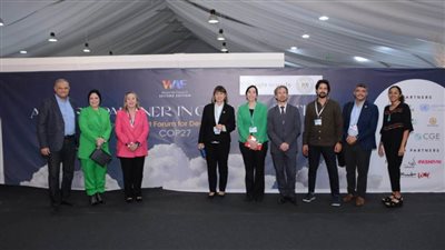 بالصور .. الوزراء وزوجات السفراء ومشاهير الفن التشكيلى في منتدى الفن الدولي بشرم الشيخ 