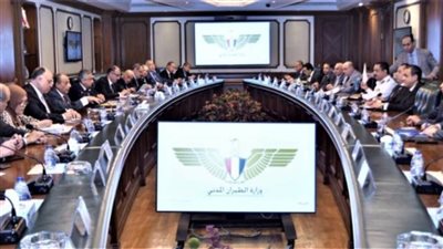 وزير الطيران يوجه بتقديم كافة تسهيلات خدمات السفر لضيوف قمة المناخ