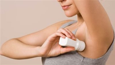 بالفيديو.. هل مزيلات العرق تزيد من احتمالات الإصابة بسرطان الثدي؟.. أخصائية تجيب