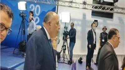 وزير الخارجية يصل للمشاركة في قمة المناخ