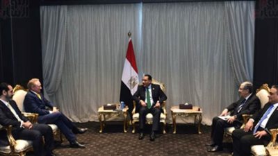 على هامش قمة المناخ..مدبولي يناقش إمكانية إنشاء مصنع الهيدروجين الأخضر 