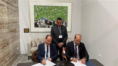 وزير التنمية المحلية يشهد توقيع عقد تقديم خدمات المتابعة والمراقبة لمقدمي خدمات الجمع والنظافة للمخلفات (صور)