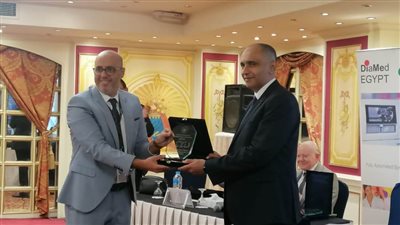 الإدارة العامة لبنوك الدم بوزارة الصحة تكرم وكيل صحة الغربية ومدير إدارة بنوك الدم 