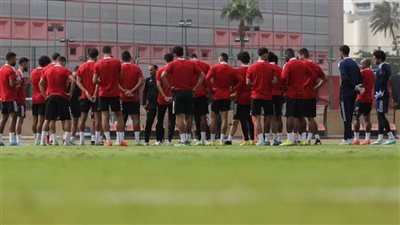 الأهلي يستأنف تدريباته.. وكولر وعبد الحفيظ يجتمعان باللاعبين 