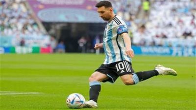 عاجل..ميسي يسجل الهدف الأول للأرجنتين في السعودية عن طريق ركلة جزاء 