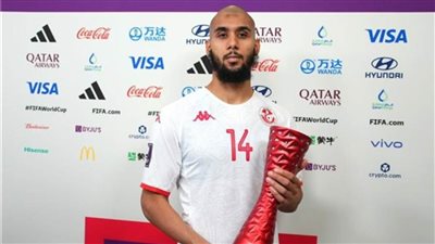عيسى العيدوني يفوز بجائزة أفضل لاعب في مباراة تونس والدنمارك بكأس العالم