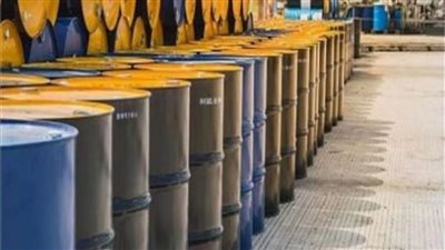 بولندا تقترح تحديد أسعار النفط الروسي عند 30 دولارا للبرميل 