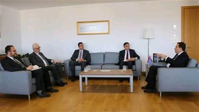 سفارة مصر بأثينا تبحث تفعيل اتفاق السماح للعمالة الموسمية بالعمل في اليونان